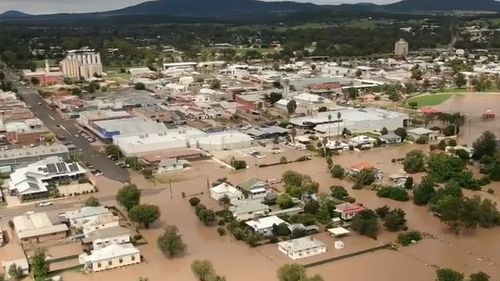 Vital supplies flown to Gunnedah amid record flooding.