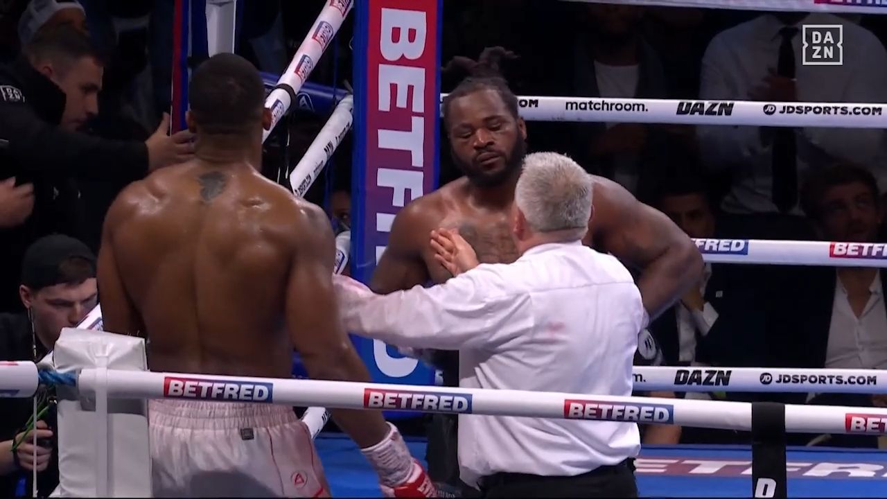 Anthony Joshua sparks final bell fracas, calls out Tyson Fury after uninspiring win over Jermaine Franklin
