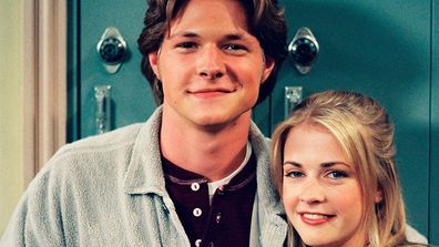 Nate Richert and Melissa Joan Hart as Harvey Kinkle and Sabrina Spellman in Sabrina the Teenage Witch (1996).