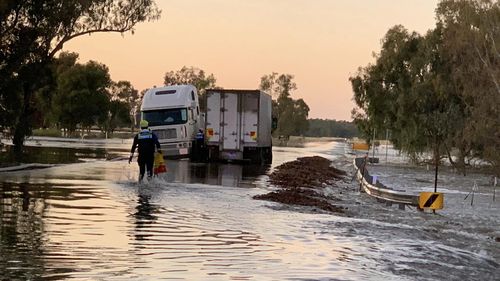 Floodwaters are rising in Condobolin, threatening homes.