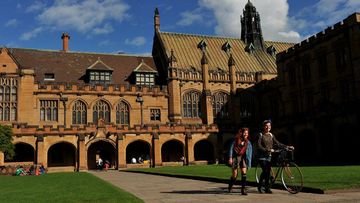 A new report has called for Australian university graduates living overseas to pay back their HECS debts. (AAP)