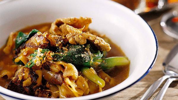 David Thompson: Charred rice noodles and chicken with thickened gravy (Raat nar gai)