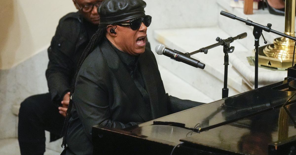 Roberta Flack Death: Lauryn Hill dan Stevie Wonder Delight Di ‘Celebration of Life’ Memorial Musikal