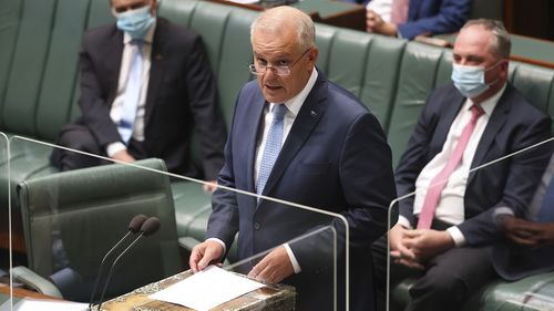 Le Premier ministre Scott Morrison lors d'excuses à la Chambre des représentants aux victimes de harcèlement sexuel, d'agression et d'intimidation présumés au Parlement (Alex Ellinghausen).