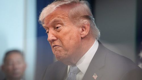 Os ataques de Donald Trump às infra-estruturas civis no Irão são vistos pelos juristas como um crime de guerra.