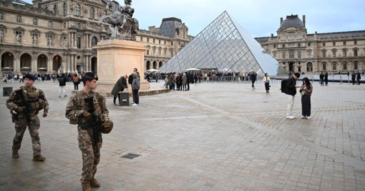 Looted Louvre treasures may never be found, experts say