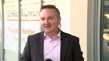 Chris Bowen withdraws from Labor leadership race.