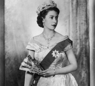 <p>To celebrate the Queen’s birthday long weekend we round up the most regal and luxurious beauty products.</p>