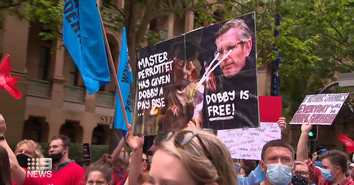NSW Goverment’s top advisers set to receive major pay rise while teachers strike for higher wages – 9News