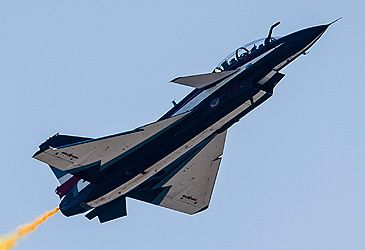 A Chinese Chengdu J-10 jet dropped flares in the path of what type of Australian aircraft over the Yellow Sea last weekend?
