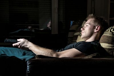 Binge-watching is a
sign of loneliness and depression