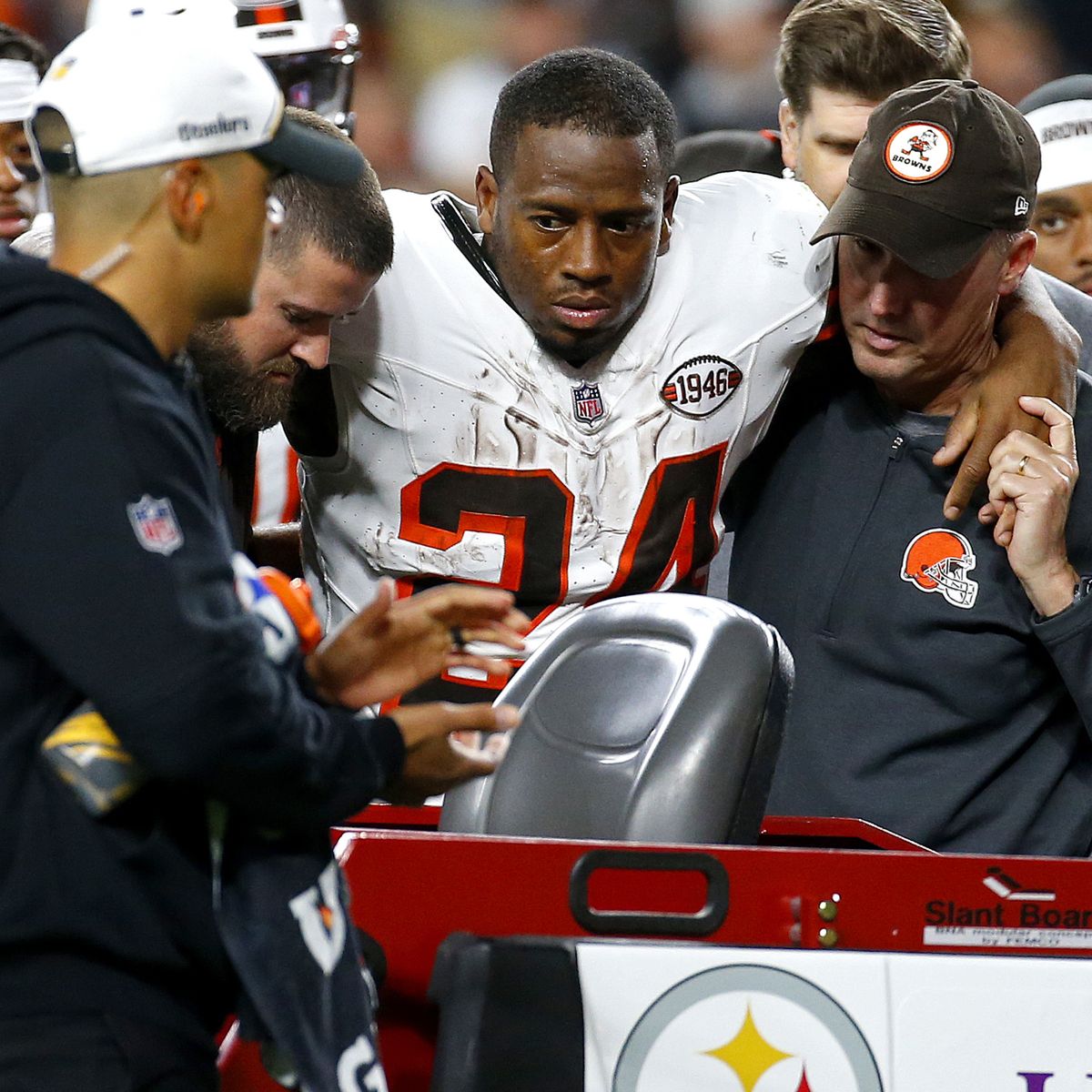 Nick Chubb carted off with injury so bad that broadcast refused to