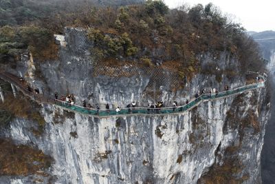 <strong>The Coiling Dragon Cliff Skywalk, China</strong>