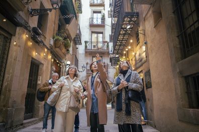 西班牙黄金间隔年游客 