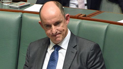 Dumped minister Stuart Robert apologises for tweet linking negative gearing policy to Anzac Day