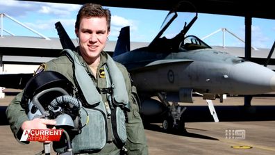 Former RAAF fighter stuck overseas feels let down by Australia 