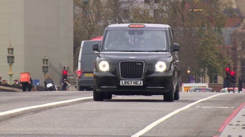 London's iconic black taxis are going electric in an effort to reduce carbon emissions in the already heavily polluted city (9NEWS)