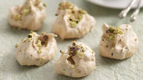 Pistachio meringues