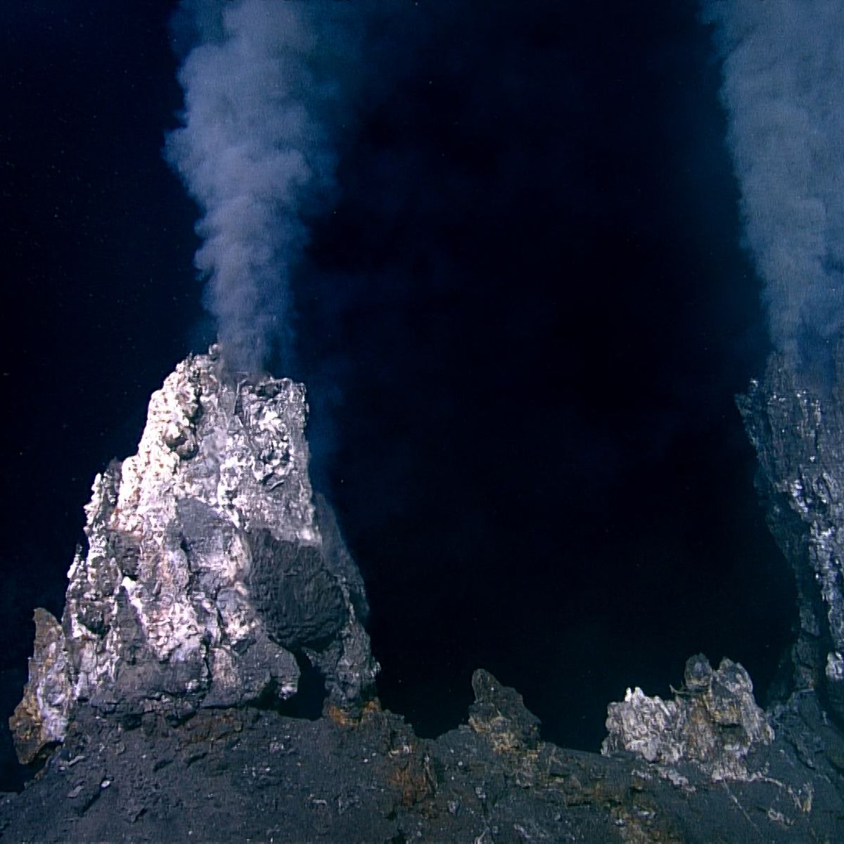 underwater volcanoes erupting lava