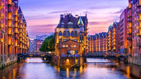 Hamburg canals in the evening