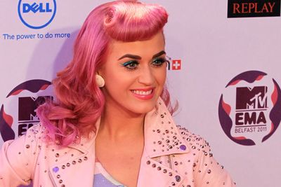 Katy Perry proudly rocked her bubble-gum pink locks on the night...
