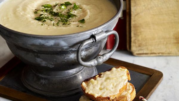 Celeriac soup with Raclette croûtons
