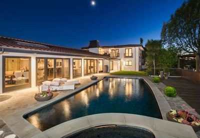 Baby-mama Mila Kunis lists $4.3m LA home