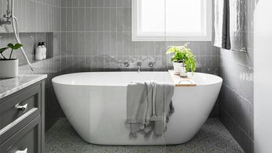 Freestanding bathtub ideas and inspiration for your bathroom renovation