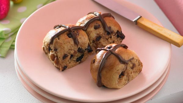 Choc-chip hot cross buns