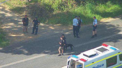 Uma operação policial ainda está em andamento.