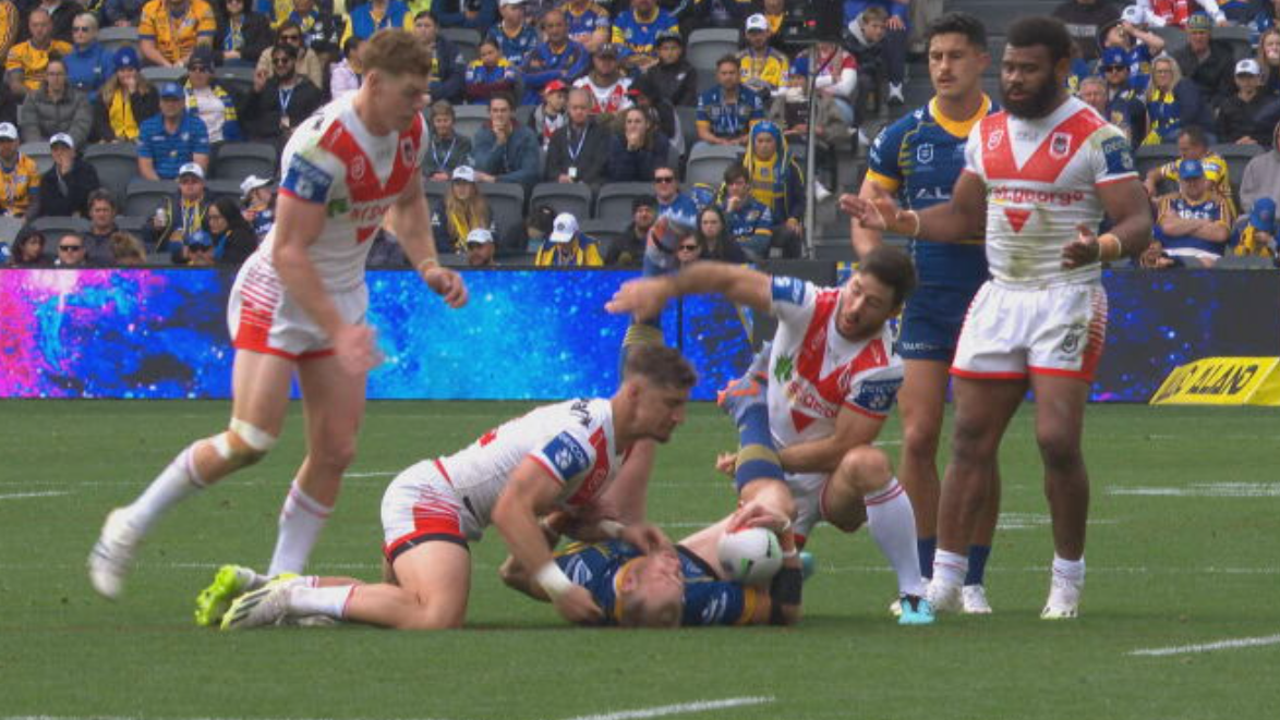 LIVE: Great shocked by ref's call on star's 'head slam'