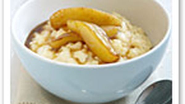 Creamy rice pudding with caramelised pears
