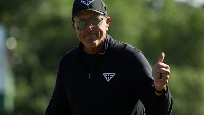 Phil continues road to redemption