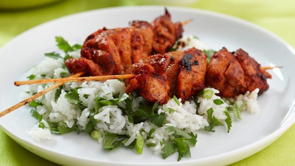 Tandoori chicken skewers with coconut bananas