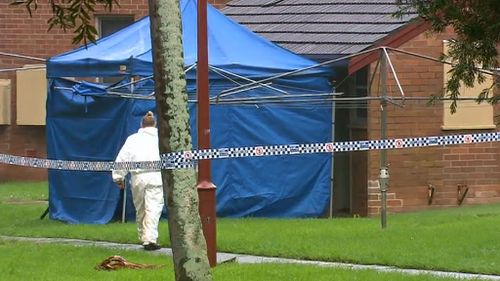 Police officers have found a body at a unit block near Wollongong. (9NEWS)