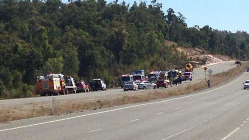 Eight children among injured in WA crash involving three vehicles