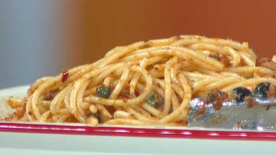Spaghetti with sauce from tins