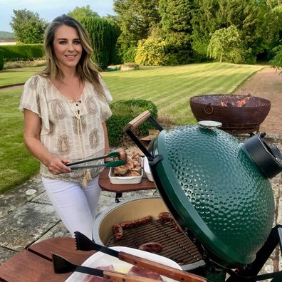 Elizabeth Hurley BBQ