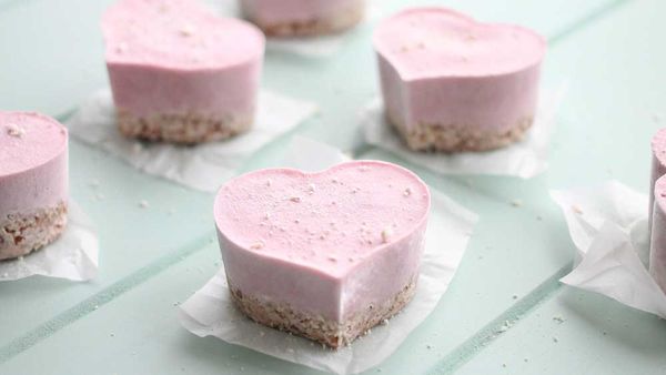 Raw banana and coconut cream tarts