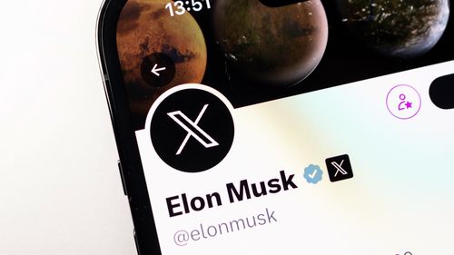 Elon Musk's Twitter page with the new X logo