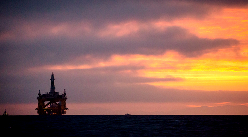 Hundreds protest against Great Australian Bight drilling