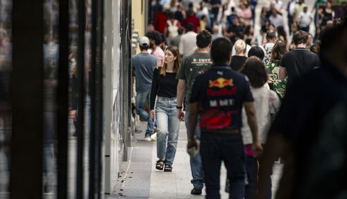 A photo of shoppers in the Queen St Mall. Population, economy, demographics, people, Australia, generic