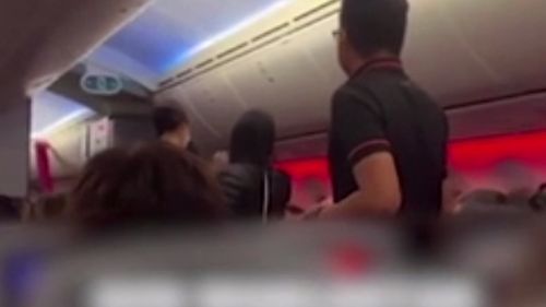 Aussie woman kicked off Jetstar flight from Phuket to Sydney over unruly behaviour.
