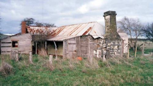 Infamous bushranger Ned Kelly's boyhood home sold in Victoria