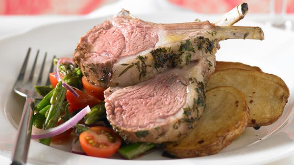 Herbed rack of lamb and sauted potatoes