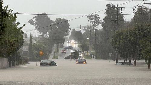 The State Emergency Service (SES) in the Melbourne suburb of Lilydale received more than 130 requests for assistance within an hour on Tuesday night.