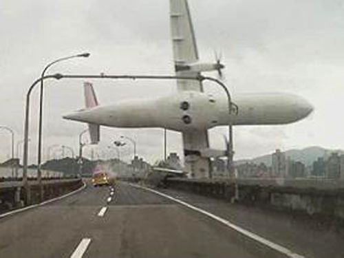 Dashcam video caught the moment the plane went down. 