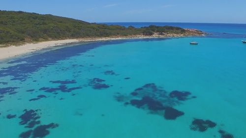 La famiglia ha avuto problemi venerdì mentre faceva kayak e paddleboarding a Geographe Bay.
