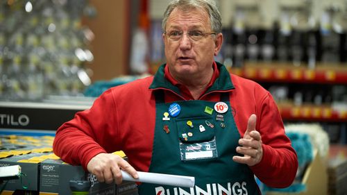 Bunnings says it will not tolerate anti-maskers in some of its Victorian stores and will refer belligerent customers to police.
