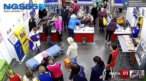 A cashier helped deliver the baby.